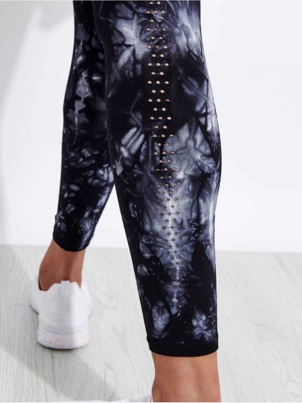 Free People Tie Dye Black Good Karma High-Rise Leggings M/L NWT - Picture 2 of 9